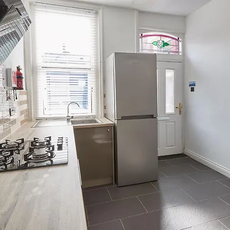 Host & - Groveside * Saltburn-by-the-Sea